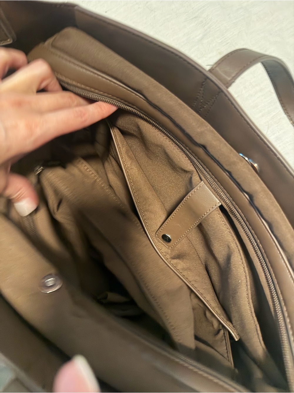 CALPAK leather laptop tote in espresso - Picture 6 of 7